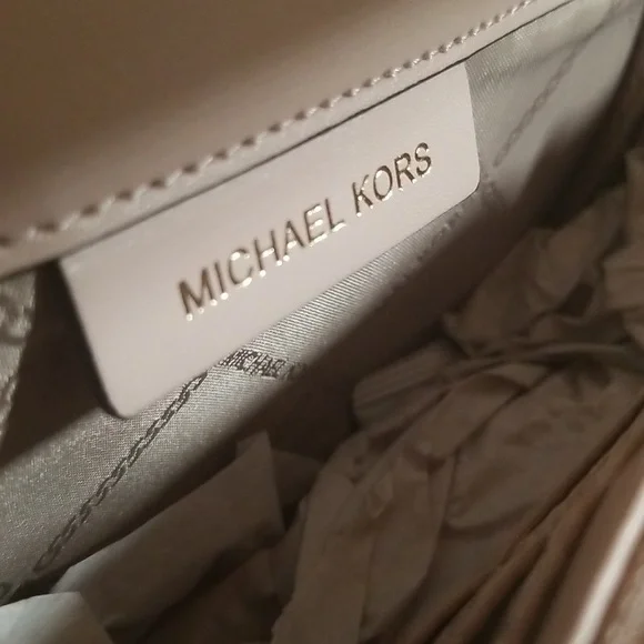 Michael Kors Penelope MD Clutch In Soft Pink NWT - Picture 9 of 11